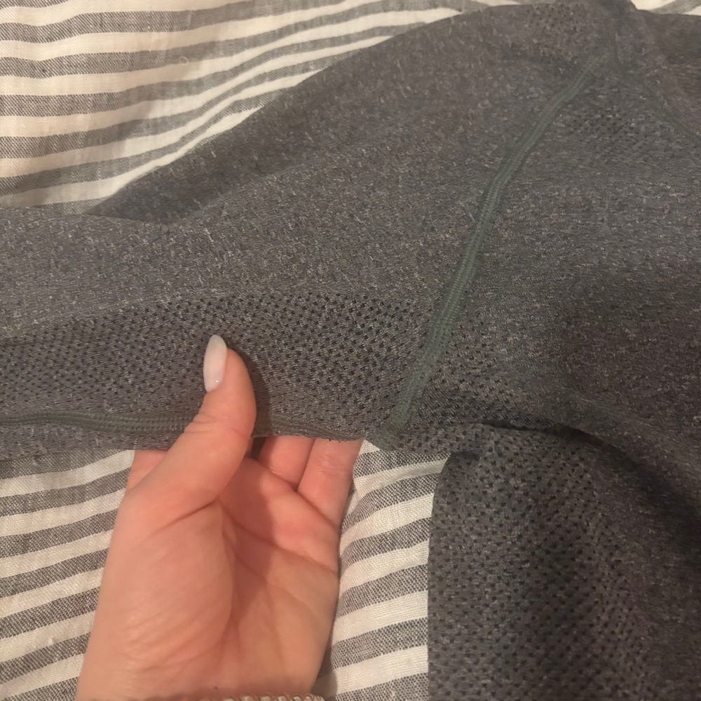 Lululemon long sleeve gray shirt, top for cold weather outdoors, running - Picture 3 of 13